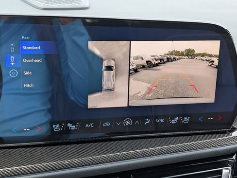 New 2026 Chevrolet Traverse High Country image 26