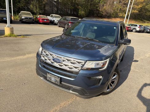 Used 2019 Ford Explorer XLT w/ Equipment Group 201A image 3