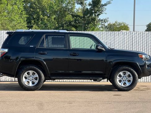 Used 2016 Toyota 4Runner SR5 AWD/4WD image 3