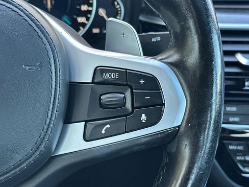 Used 2019 BMW 530e w/ M Sport Package image 27