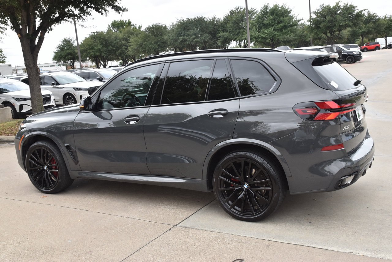 Used 2025 BMW X5 xDrive40i w/ M Sport Package AWD/4WD image 11