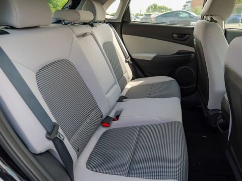 Used 2023 Hyundai Kona SE FWD image 31