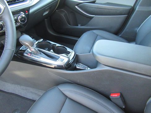 Used 2025 Chevrolet Trax ACTIV w/ Sunroof Package FWD image 16