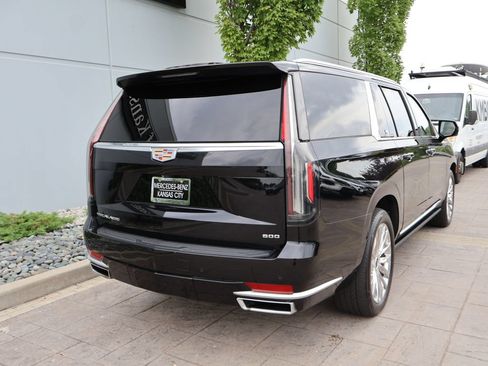 Used 2022 Cadillac Escalade ESV Premium Luxury w/ Performance Package AWD/4WD image 6