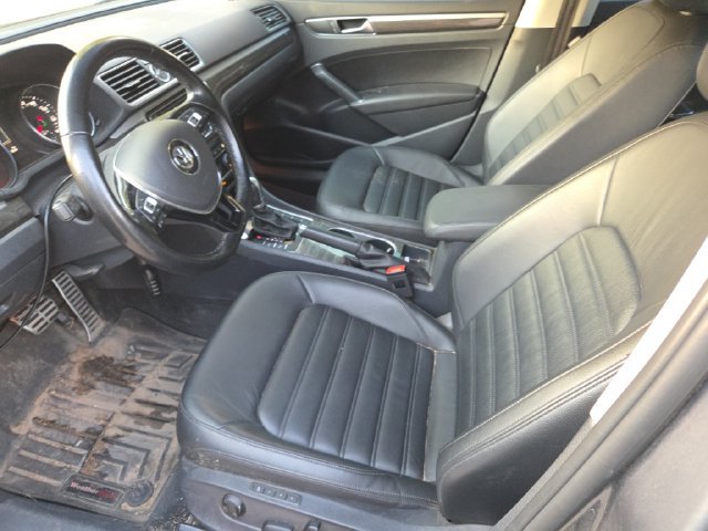 Used 2017 Volkswagen Passat 1.8T SEL Premium FWD image 20