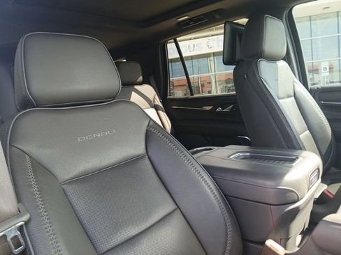 Used 2021 GMC Yukon Denali w/ Denali Ultimate Package AWD/4WD image 19