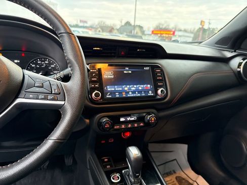 Used 2021 Nissan Kicks SR image 13
