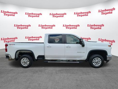 Used 2024 Chevrolet Silverado 2500 LT AWD/4WD image 21