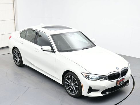 Used 2020 BMW 330i xDrive Sedan w/ Convenience Package AWD/4WD image 35