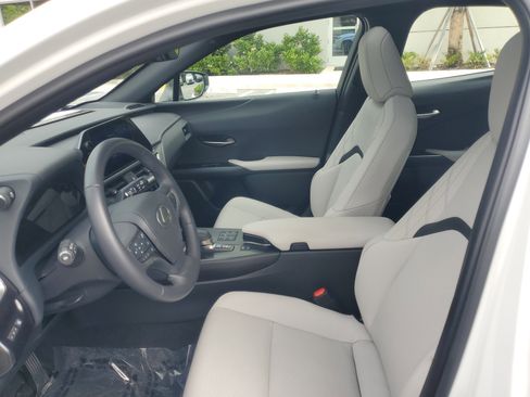 Used 2025 Lexus UX 300h FWD w/ Accessory Package (Z1) image 15