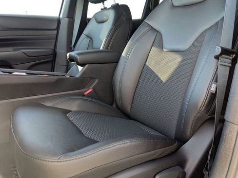 New 2026 Jeep Compass Latitude image 14