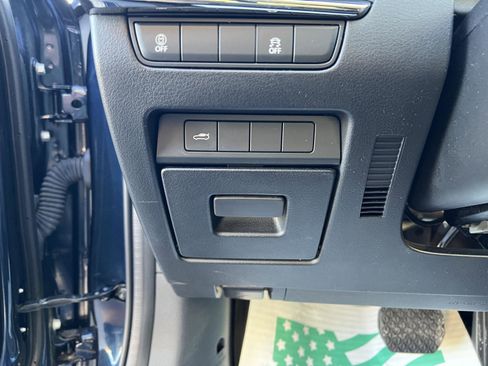 Used 2023 MAZDA MAZDA3 s image 19