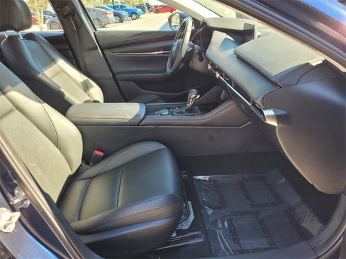 Used 2019 MAZDA MAZDA3 Sedan w/ Preferred Package image 17