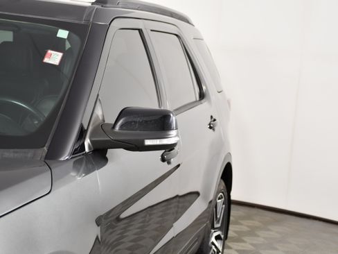 Used 2018 Ford Explorer Sport w/ Equipment Group 401A AWD/4WD image 13