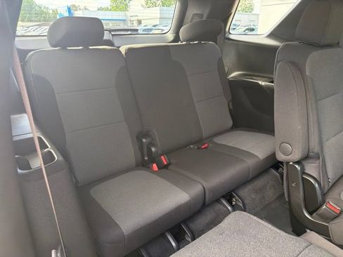 Used 2023 Chevrolet Traverse LT FWD image 20