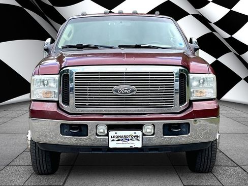 Used 2005 Ford F350 Lariat AWD/4WD image 2
