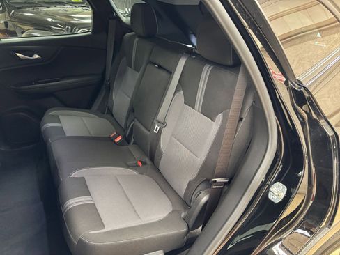 Used 2025 Chevrolet Blazer LT FWD image 39