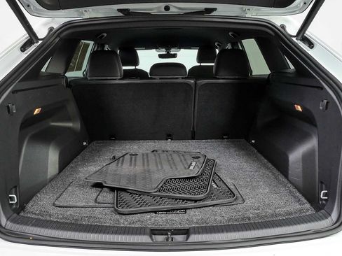 Certified 2023 Volkswagen Atlas Cross Sport SE FWD image 28