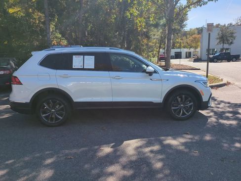 Used 2023 Volkswagen Tiguan SE image 4