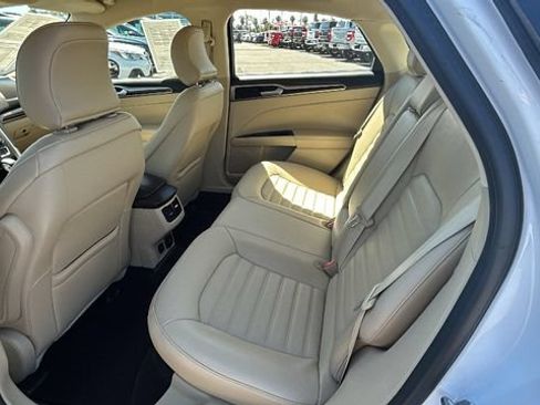 Used 2016 Ford Fusion Energi SE FWD image 15