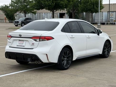 Used 2025 Toyota Corolla SE FWD image 4