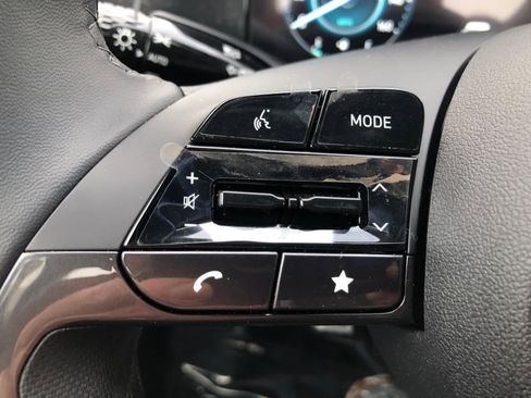 New 2026 Hyundai Elantra Limited image 7