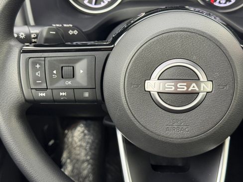 Used 2023 Nissan Rogue SV FWD image 18