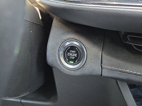 Used 2021 Buick Envision Essence w/ Technology Package I FWD image 32