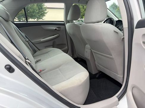 Used 2013 Toyota Corolla LE FWD image 10