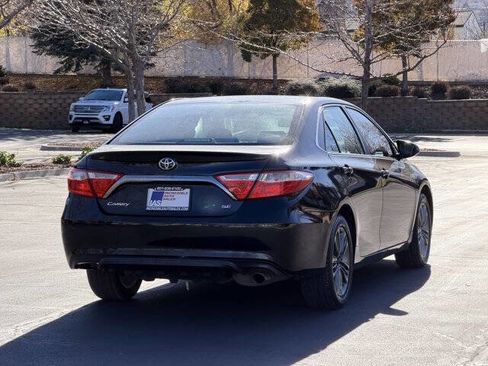 Used 2015 Toyota Camry SE FWD image 4