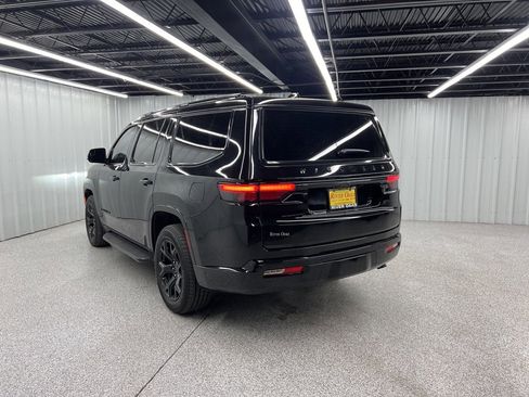 Used 2025 Jeep Wagoneer Series II image 4