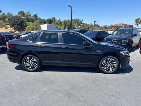 Used 2021 Volkswagen Jetta SEL FWD image 4