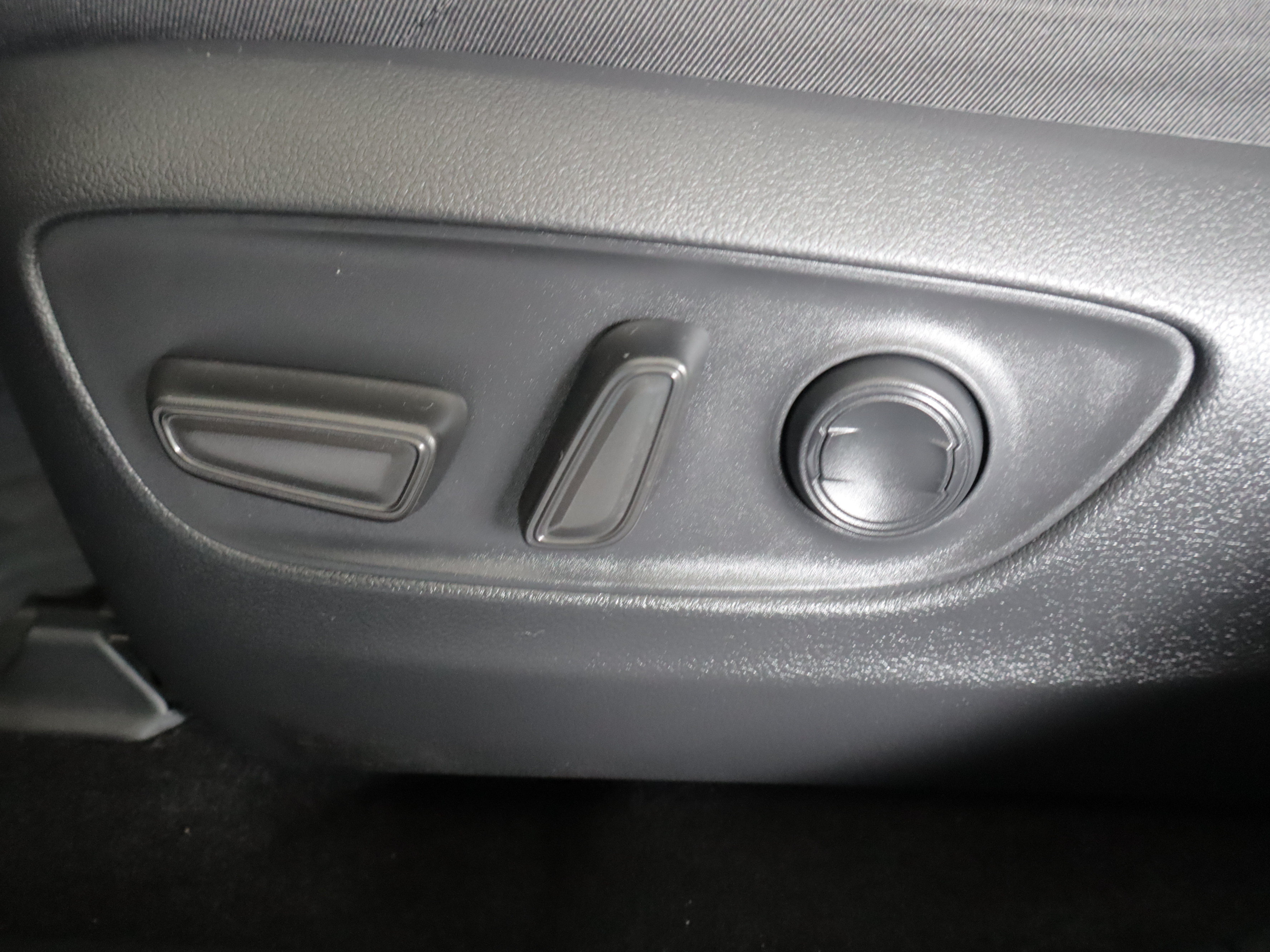 Used 2023 Toyota RAV4 SE AWD/4WD image 12