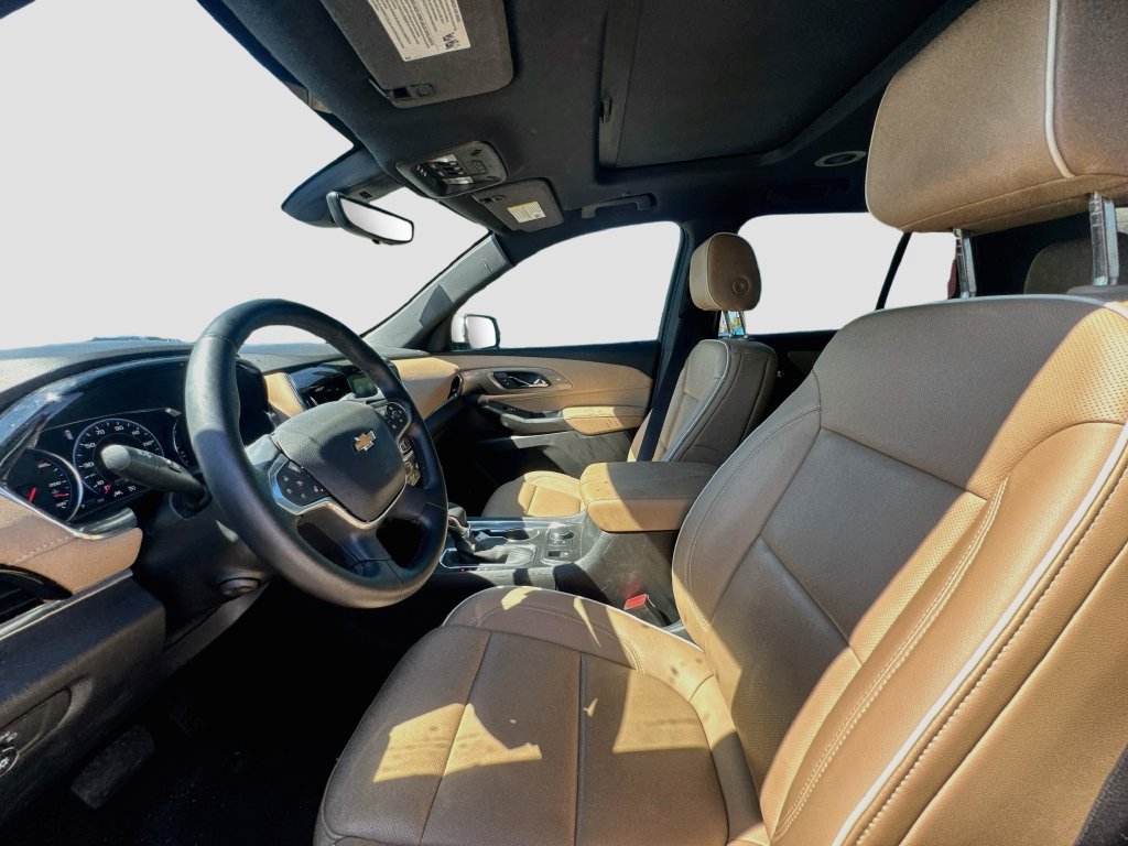 Used 2023 Chevrolet Traverse Premier FWD image 22
