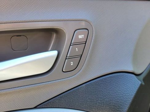 Used 2017 Hyundai Santa Fe SE w/ Ultimate Package FWD image 21