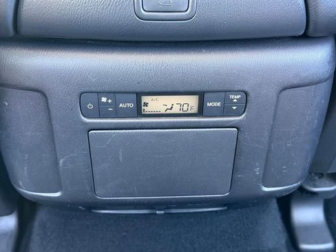 Used 2024 Nissan Armada SV image 21