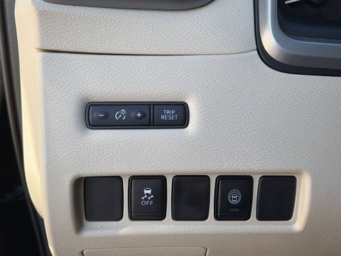 Certified 2024 Nissan Murano SV image 25