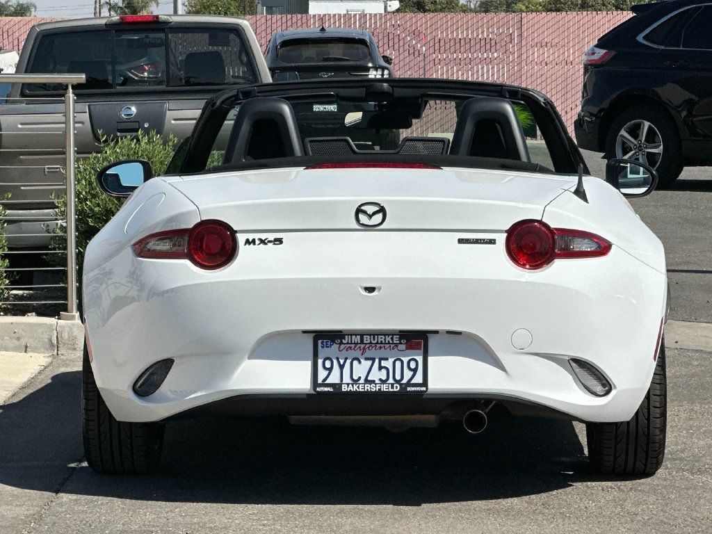 Used 2021 MAZDA MX-5 Miata Sport RWD image 5