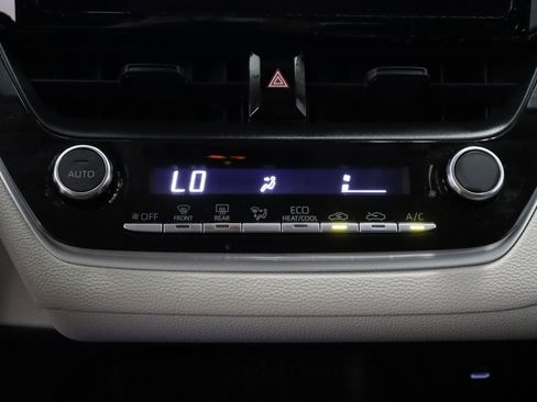 Used 2023 Toyota Corolla LE image 18