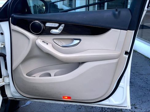 Used 2017 Mercedes-Benz GLC 300 4MATIC Coupe image 24