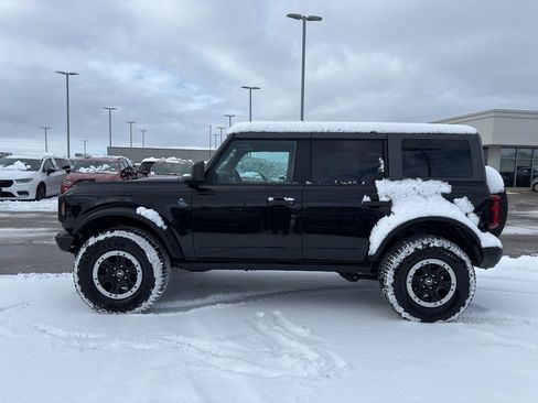 Used 2022 Ford Bronco Black Diamond w/ Sasquatch Package image 6