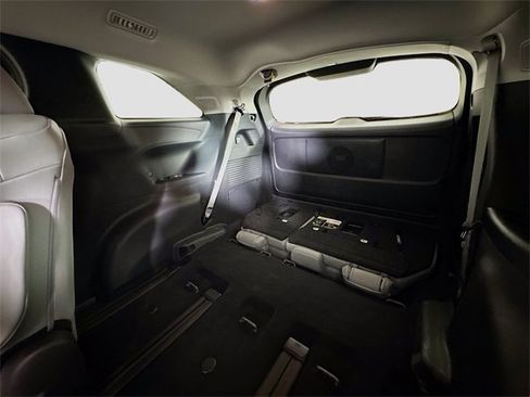 Used 2025 Toyota Sienna XLE image 33