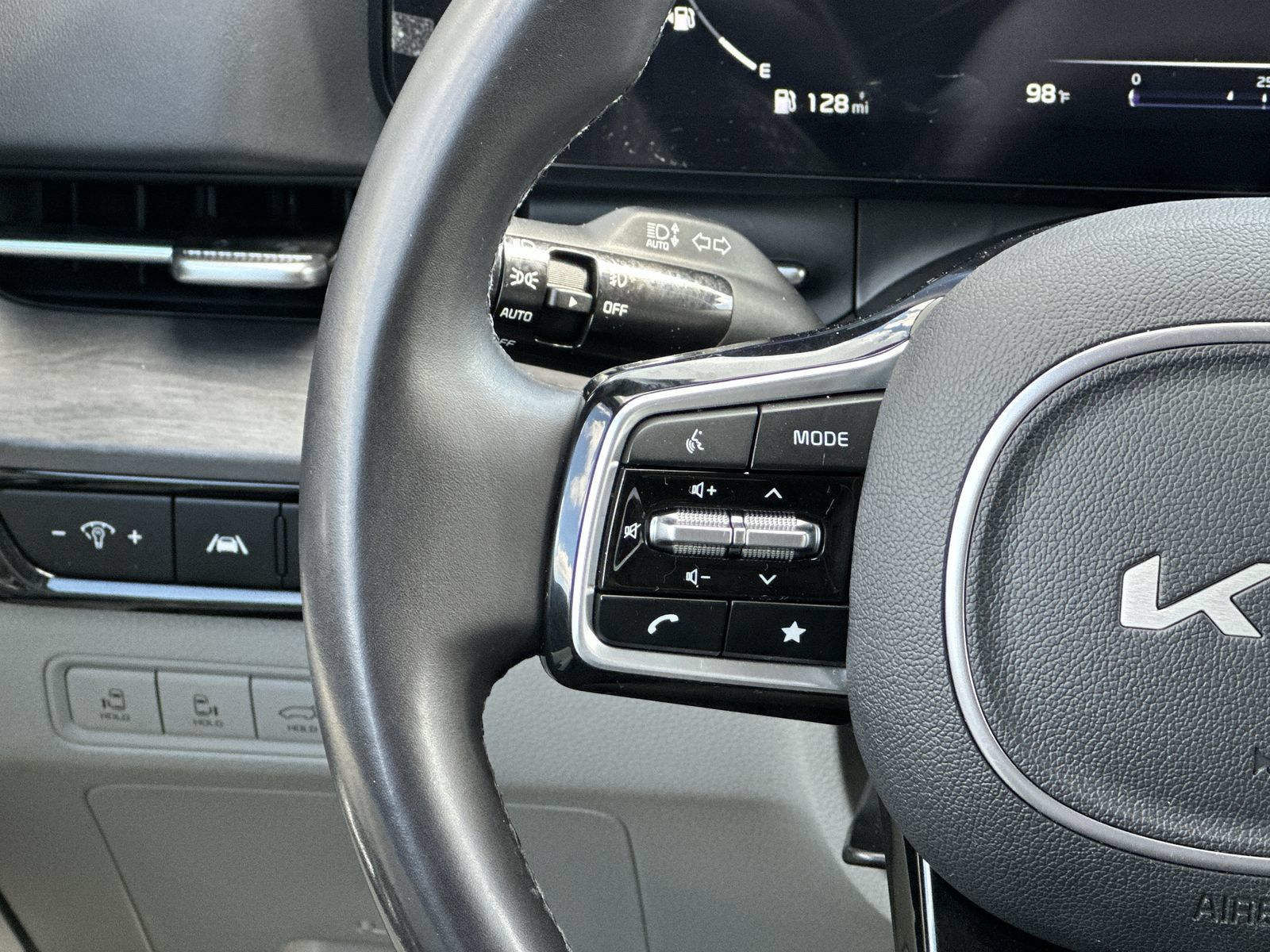 Used 2024 Kia Carnival SX FWD image 20
