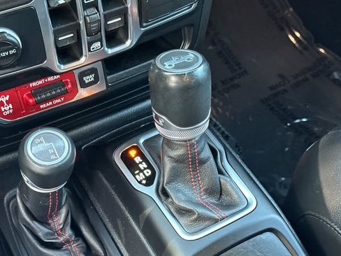 Used 2019 Jeep Wrangler Unlimited Rubicon AWD/4WD image 28