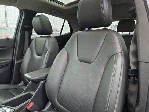 Used 2023 Buick Encore GX Essence w/ Experience Buick Package image 24