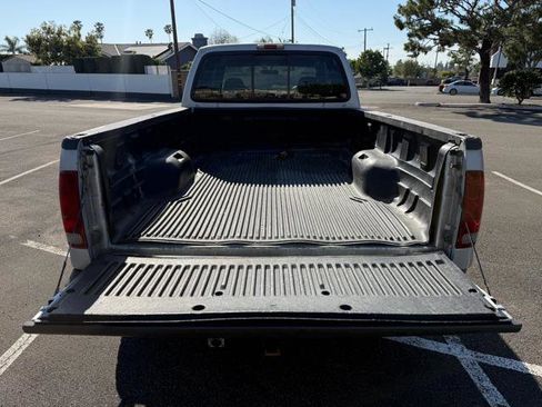 Used 2002 Ford F350 XLT image 9