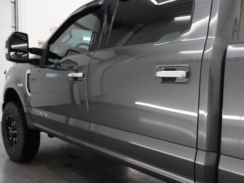 Used 2017 Ford F250 XLT w/ XLT Premium Package AWD/4WD image 33