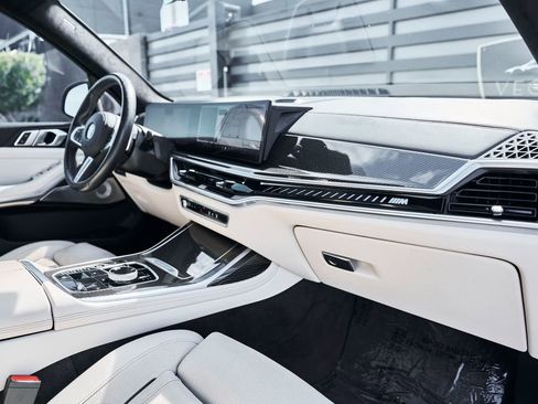 Used 2024 BMW X7 M60i w/ Executive Package AWD/4WD image 42