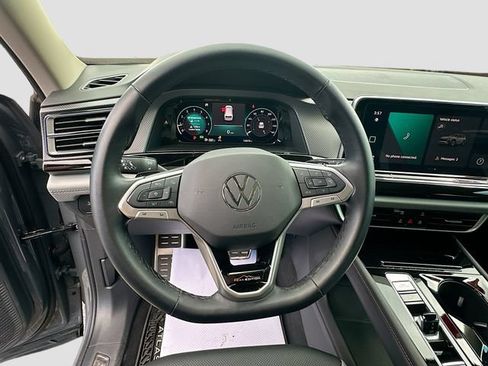 Used 2025 Volkswagen Atlas Peak Edition SE AWD/4WD image 12
