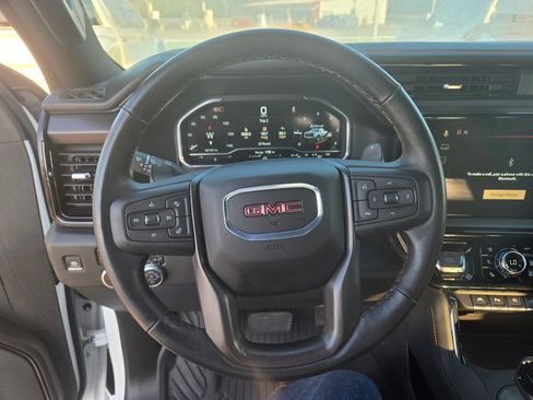 Used 2025 GMC Sierra 1500 AT4 w/ AT4 Premium Package AWD/4WD image 10